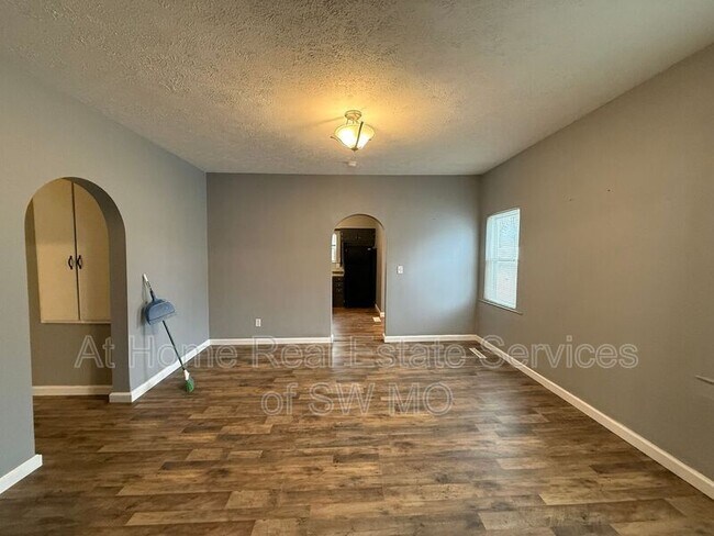 Foto del edificio - 1031 W Turner St