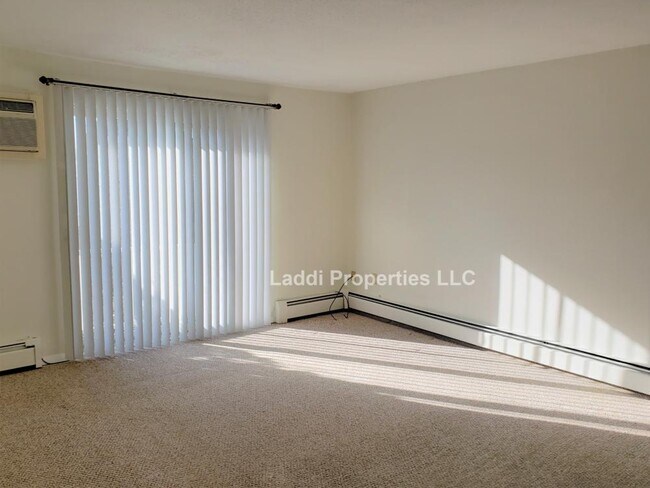 Building Photo - 1 bedroom in Lawrence MA 01843