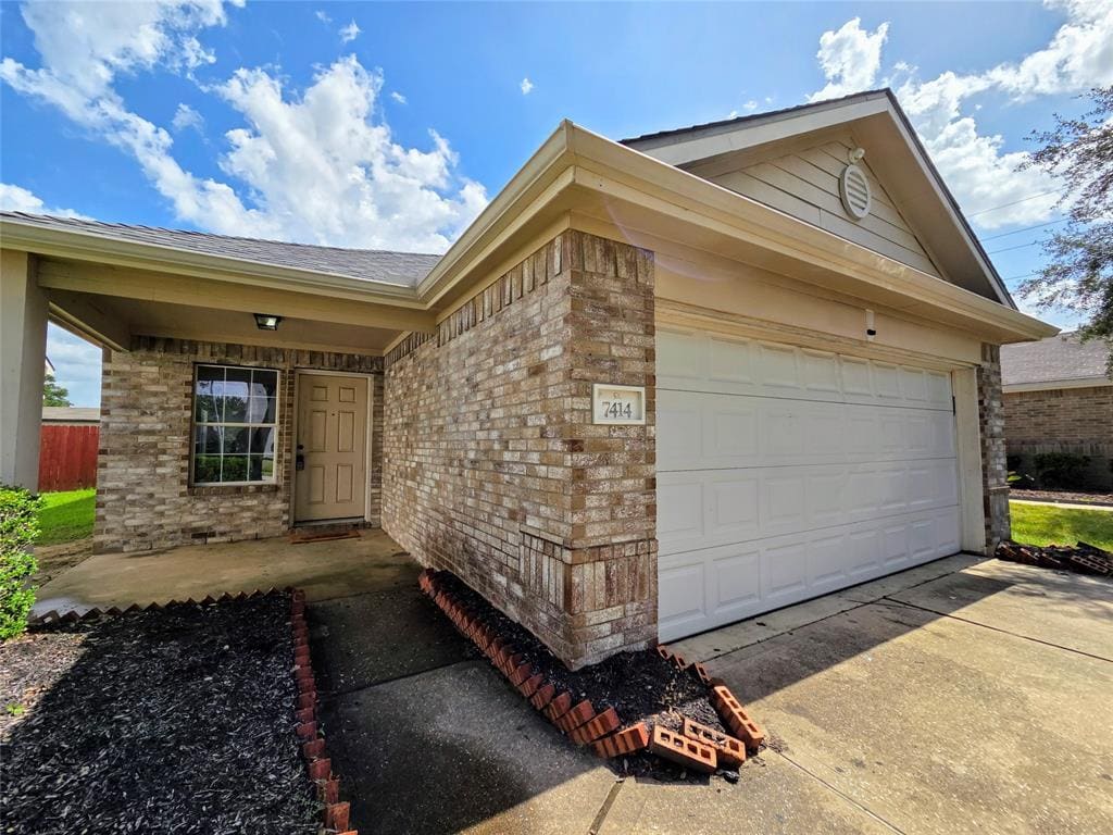 Foto principal - 7414 Fox Knoll Ln