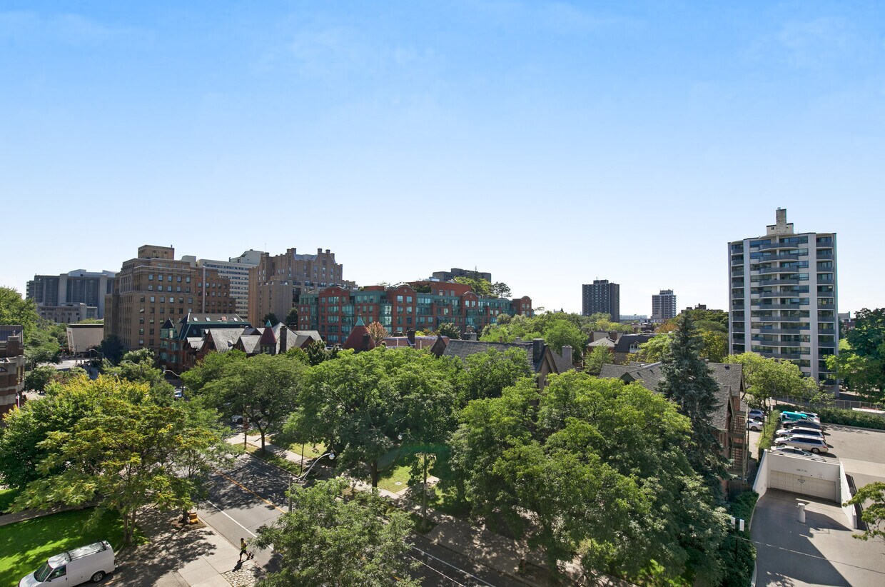 Building Photo - 151 St George St