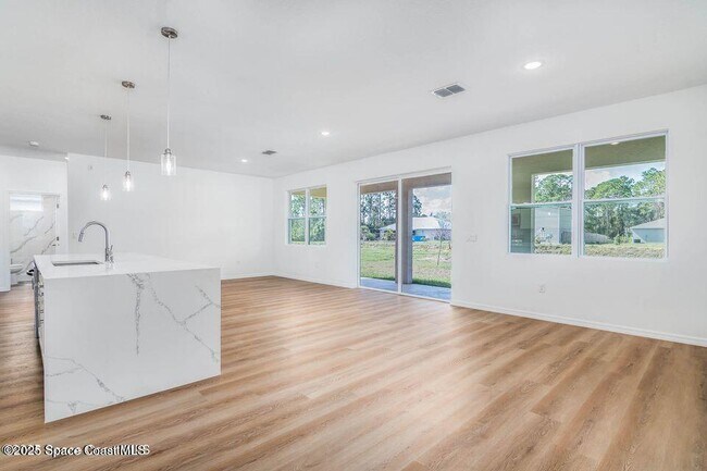 Foto del edificio - 1658 Hamilton Ave SW