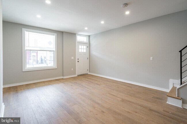 Building Photo - 6129 Reedland St