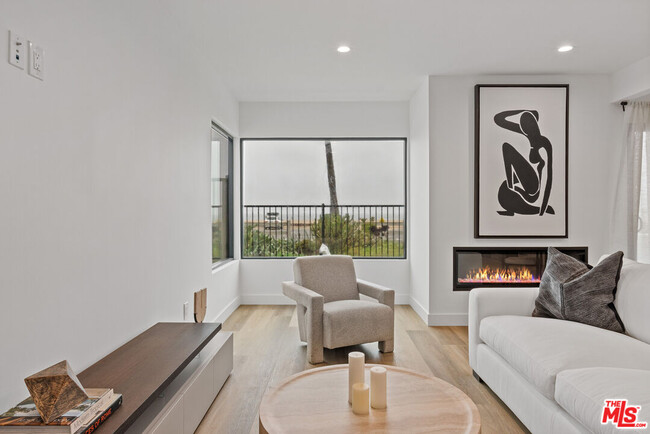 Foto del edificio - 3305 Ocean Front Walk