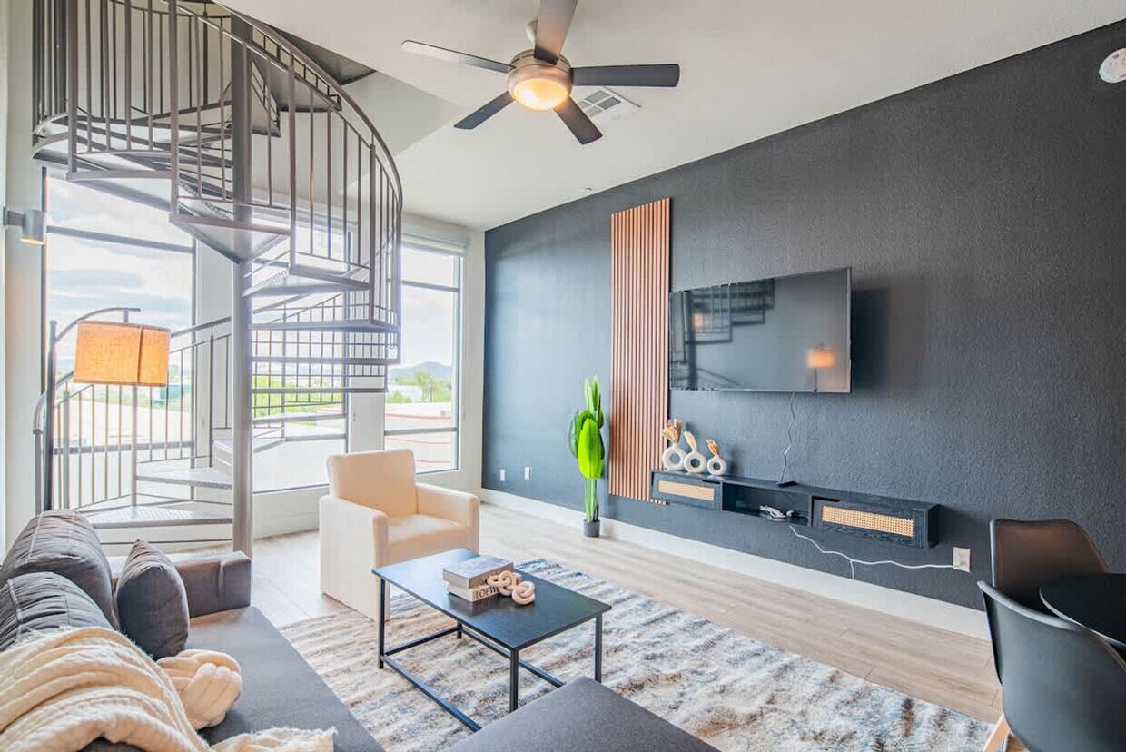Foto principal - 15501 N Dial Blvd