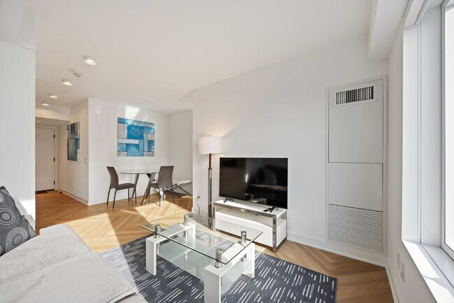 Building Photo - 225 Adelaide St W