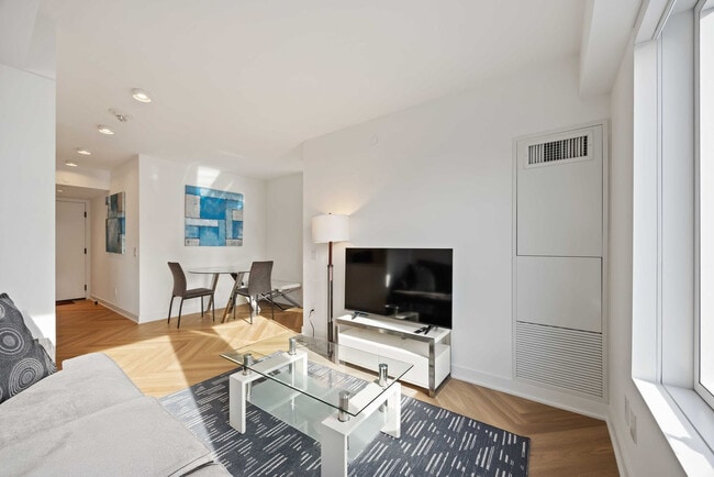 Photo du bâtiment - 225 Adelaide St W