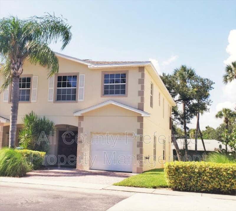 Primary Photo - 300 King Neptune Ln