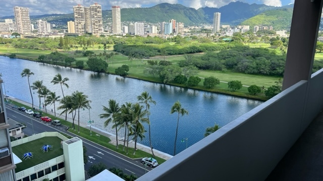 Foto del edificio - 2421 Ala Wai Blvd