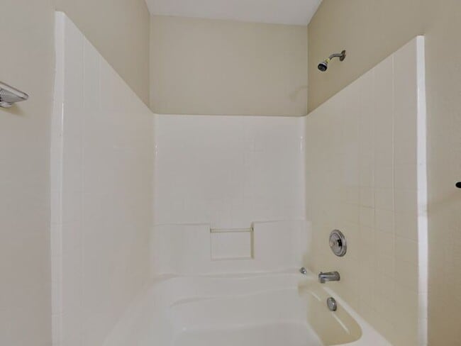 Building Photo - *No App Fee.*1 Month FREE Rent w/move in b...
