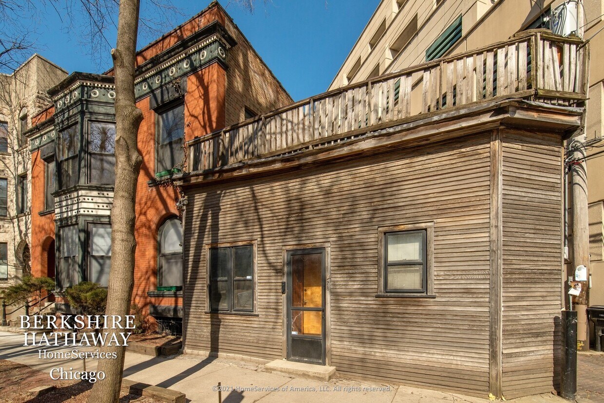 Primary Photo - 728 W BELDEN Avenue