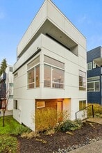 Building Photo - 7331 Fauntleroy Wy SW