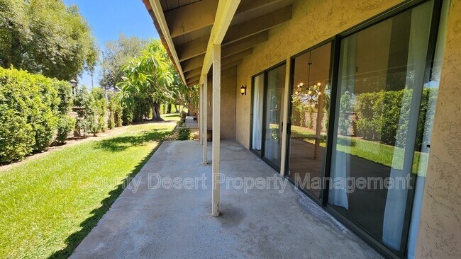Foto del edificio - 37640 Los Cocos Dr E