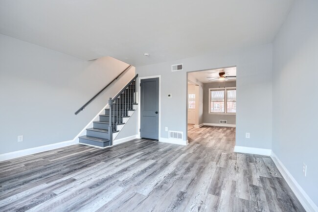 Foto del edificio - 2123 Graythorn Rd