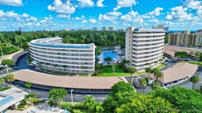 Foto del edificio - 1523 E Hillsboro Blvd