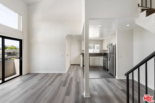 Building Photo - 6212 Fulton Ave