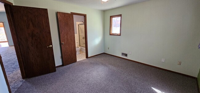 Building Photo - 2020 Crosstown Blvd NE