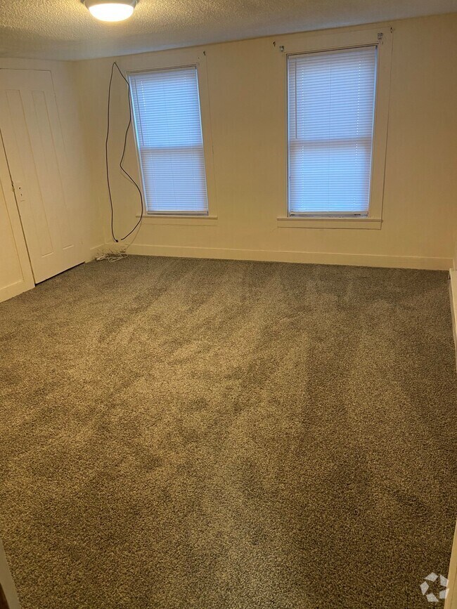 Apartments For Rent in Danielson CT with a Living Room 5 Rentals