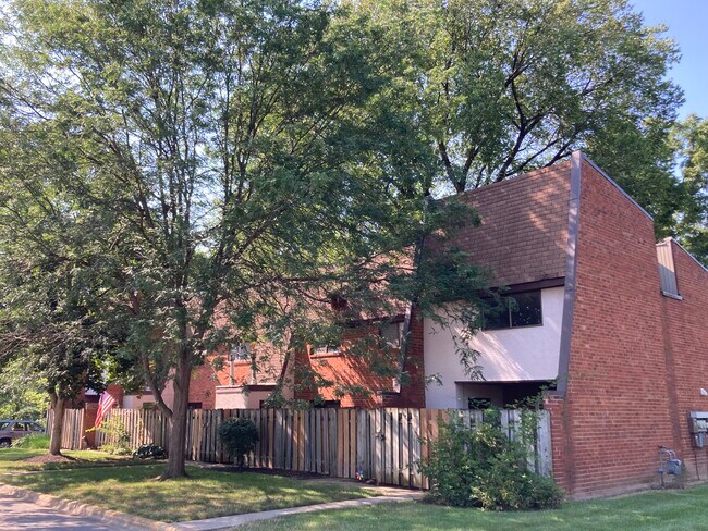 Foto del edificio - 96 Lancelot Ln
