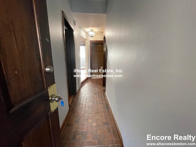 Building Photo - 474 E 7th St