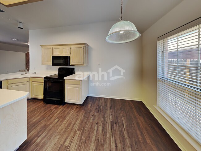 Building Photo - 2933 Salado Trail