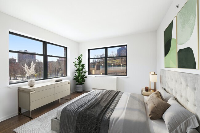 Foto del edificio - SUNNY 2 BEDROOM WITH PARK VIEWS