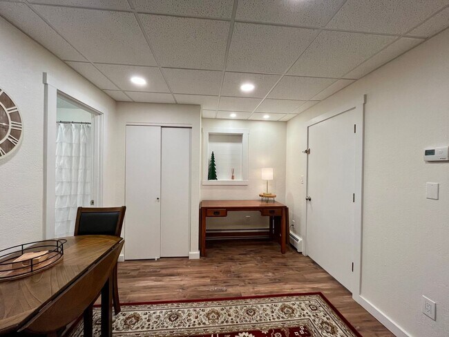 Foto del edificio - Sprucewood Rd 535*