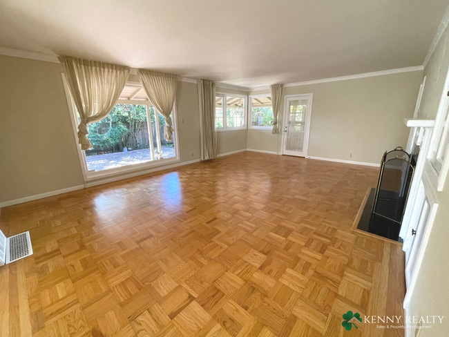 Building Photo - Two Bedroom Home with Backyard Patio