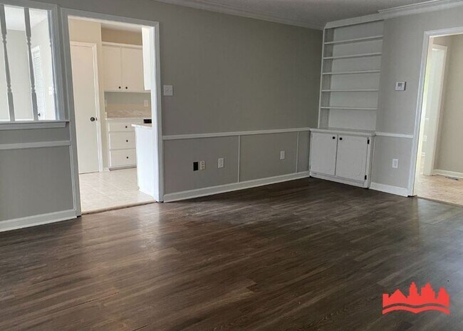 Foto del edificio - 7211 Grove Park Rd