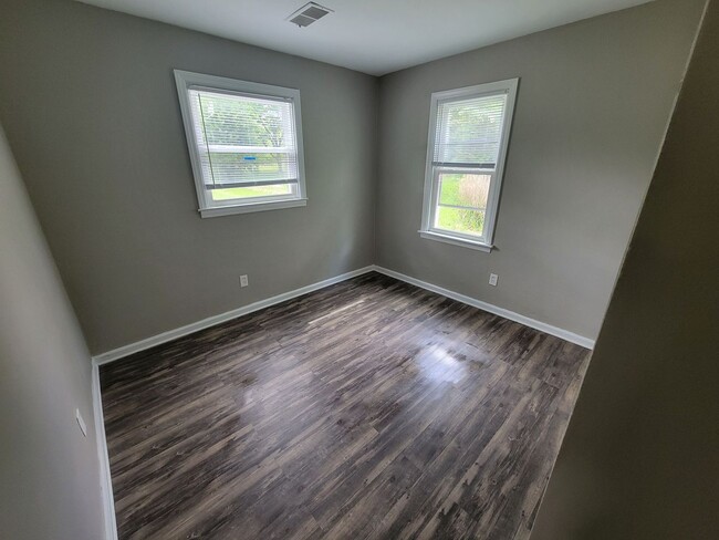 Building Photo - 359 South Butter 3BR/1BA (Germantown)
