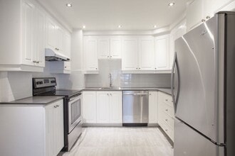 Building Photo - 3468 Rue Drummond