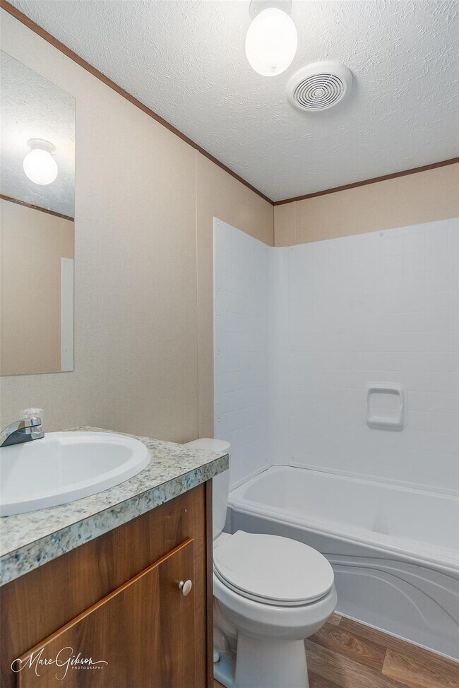 Foto del edificio - "Charming 3-Bedroom Home with 2 Full Baths in Prime Bossier City Location!"