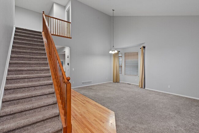 Foto del edificio - 6 Bedroom plus and office near Rigden Farms