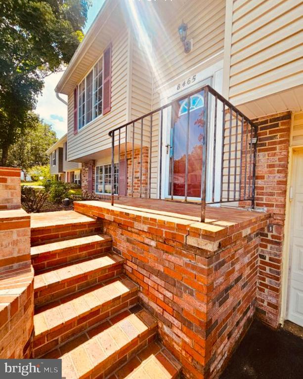 Foto del edificio - 8465 Summer Breeze Ln