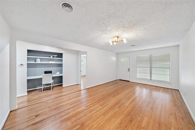 Building Photo - 4510 Billingsley St
