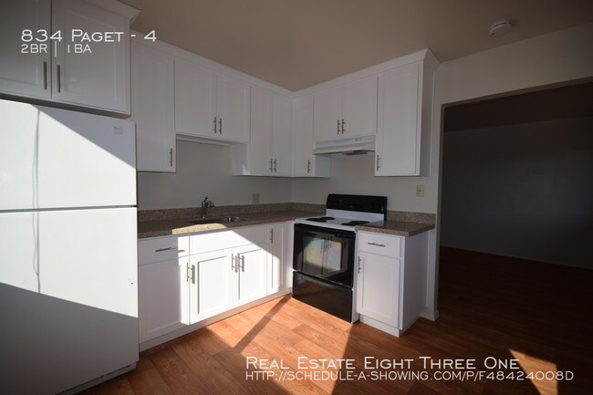 Foto del edificio - 834 Paget Ave