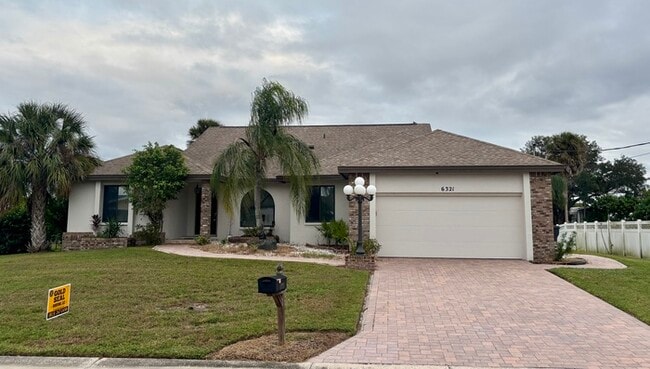 Photo - 6321 Jamaica Cir E House