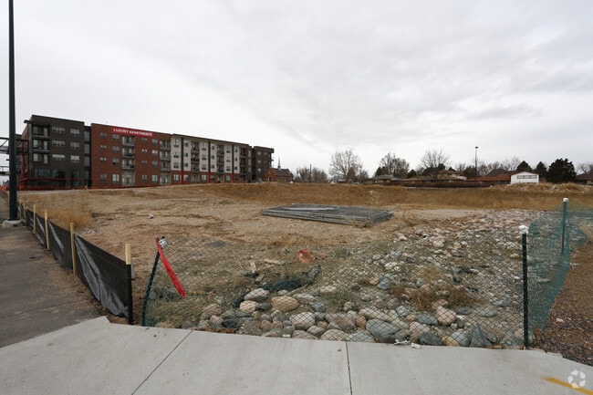 Building Photo - Lakehouse on 17th Condos
