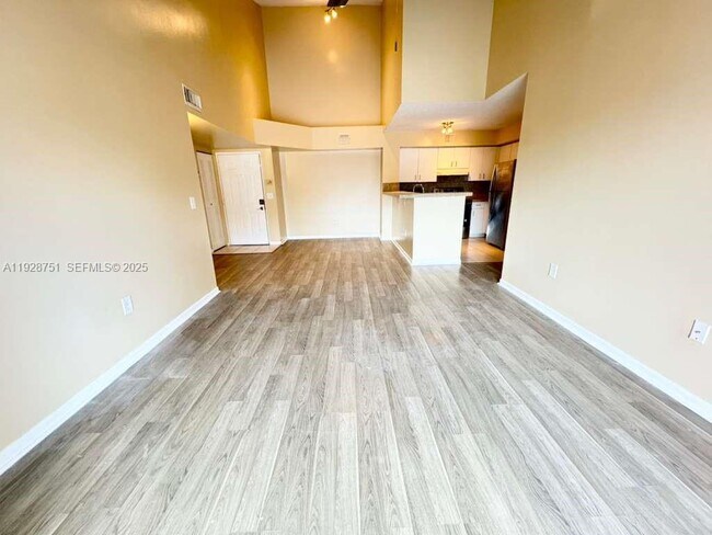 Foto del edificio - 1721 Village Blvd