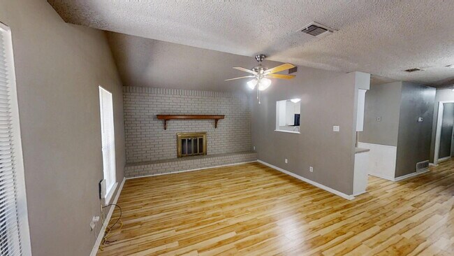 Building Photo - 519 Myra Lou Ave