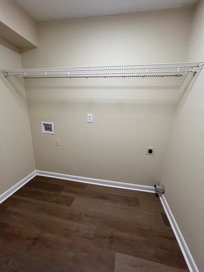 2 Bedroom 1 bath -washroom - Tiger Den Apartments