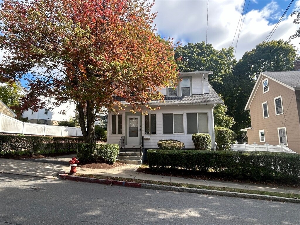 Primary Photo - 127 Washington St