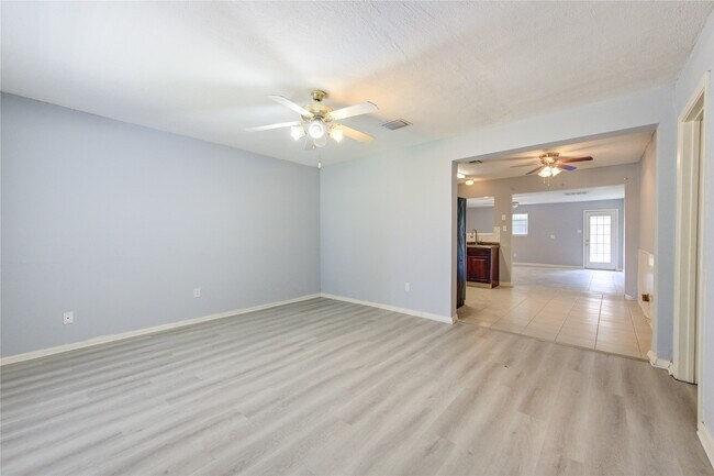 Foto del edificio - 6115 Westbranch Dr