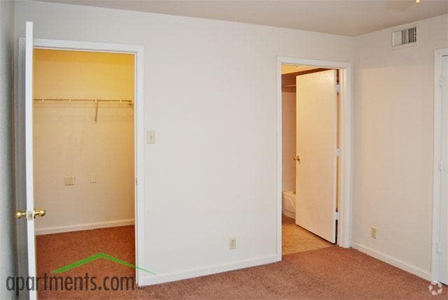 Bedroom - 89 East