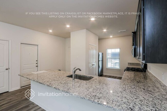 Building Photo - 3023 Chico Dr