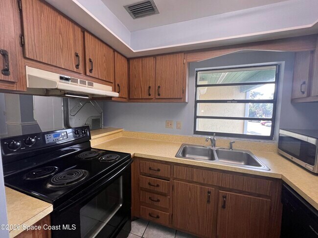 Building Photo - 1225 N Wickham Rd