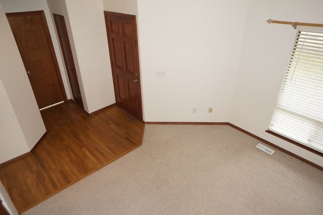 Foto del edificio - Lake Oswego South Shore Side Traditional