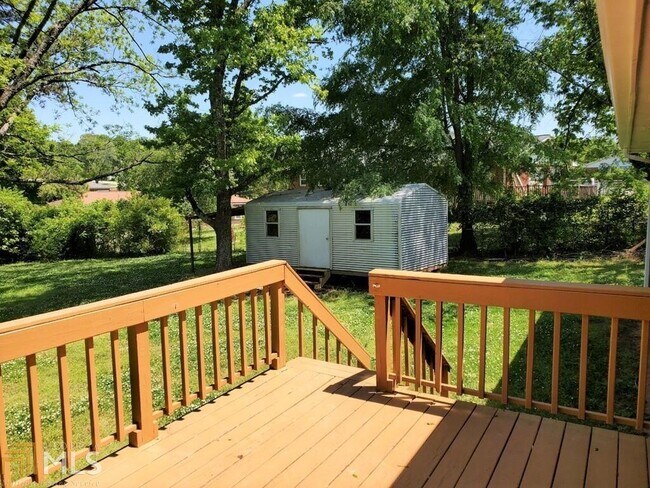 Foto del edificio - 4867 Flint Hill Rd SW