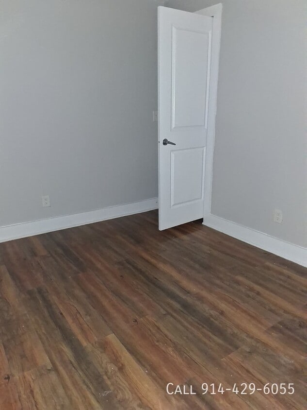 Photo - 23 E 4th St -