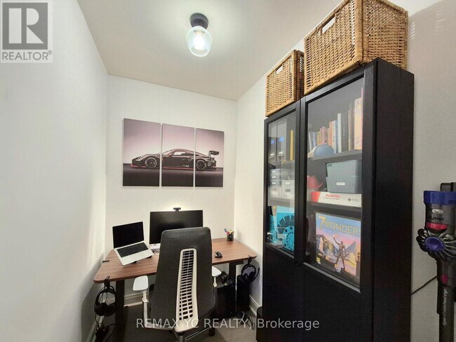 Photo du bâtiment - 825 Church St