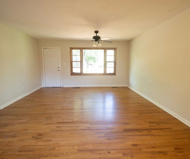 Foto del edificio - 2501 Brookside Ct